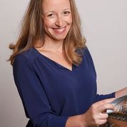 Your Chance of Finding Quality Scientific Information on Google Depends on the Language You Search In