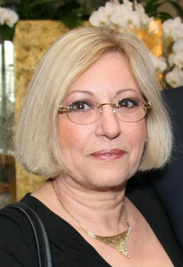 Dr. Lena Lavie